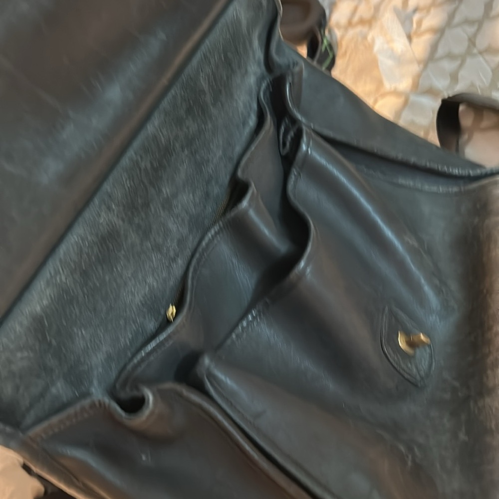 Black Leather Professional Briefcase with Flap Closure - Picture 3 of 4